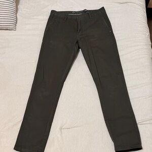 Vuori Men's Chinos - Dark Olive